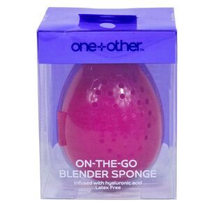 One + Other On The Go Blender Sponge Infused w/ Hyaluronic Acid w/ Travel Case